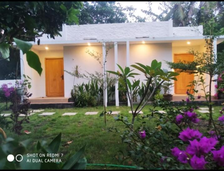 Cemare Cottage Lembar  外观 照片
