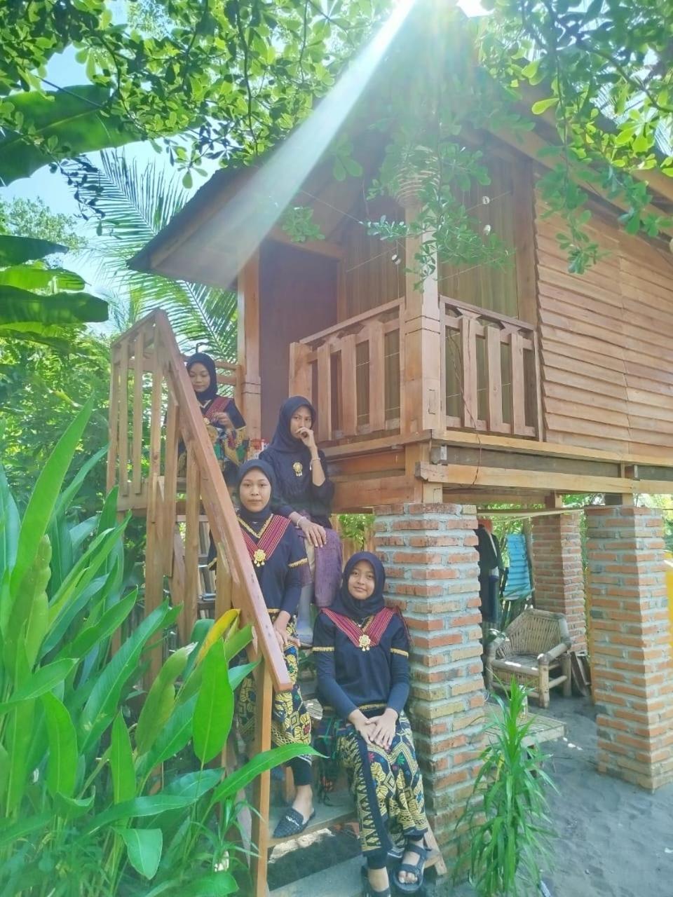 Cemare Cottage Lembar  外观 照片